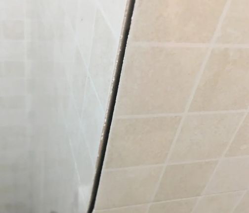 社旗瓷砖空鼓维修公司分享阳台瓷砖脱落的修复过程可以分为以下几个步骤