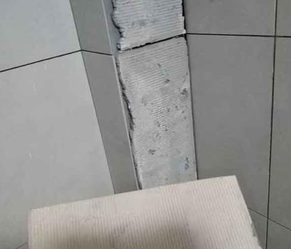 社旗瓷砖空鼓维修公司分享下厨房瓷砖脱落的补救措施。